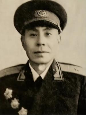 侯世奎