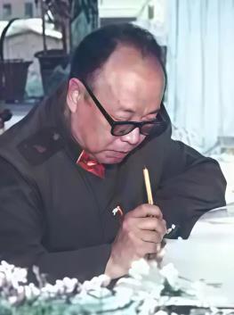 黎静