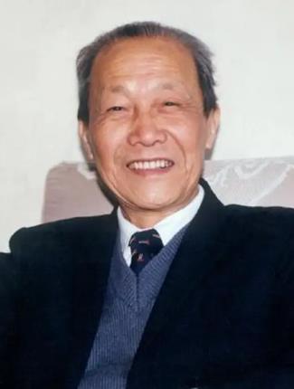 黄纬禄