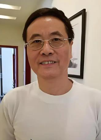 杨卫