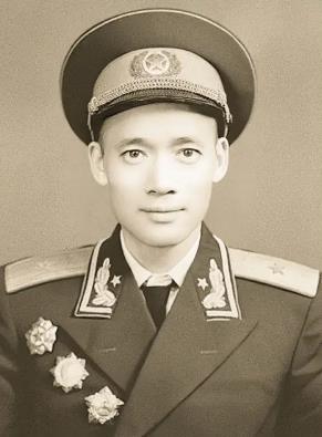 胡华居